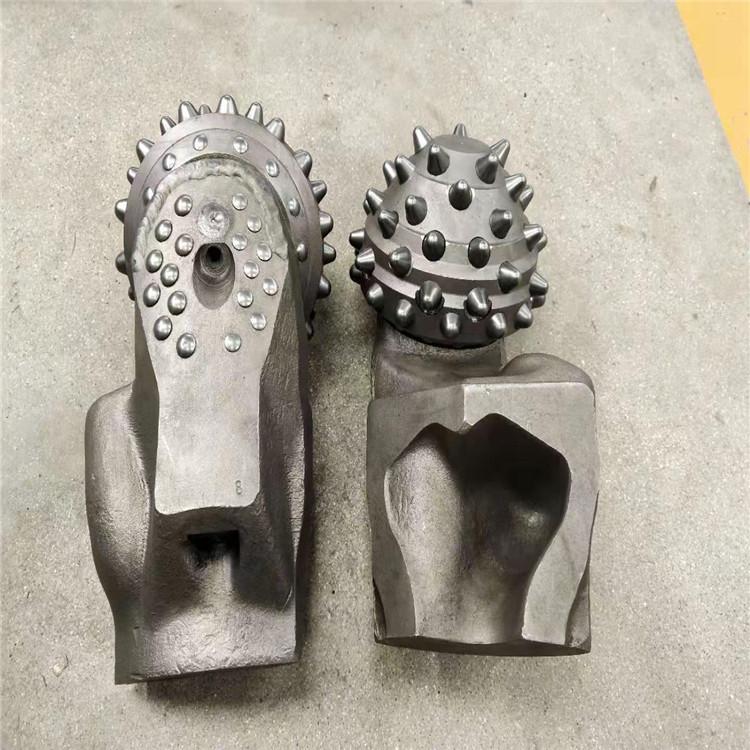 第二章 钻进工具--钻头第1页 下一页 相关主题 你可能喜欢 牙轮钻头"